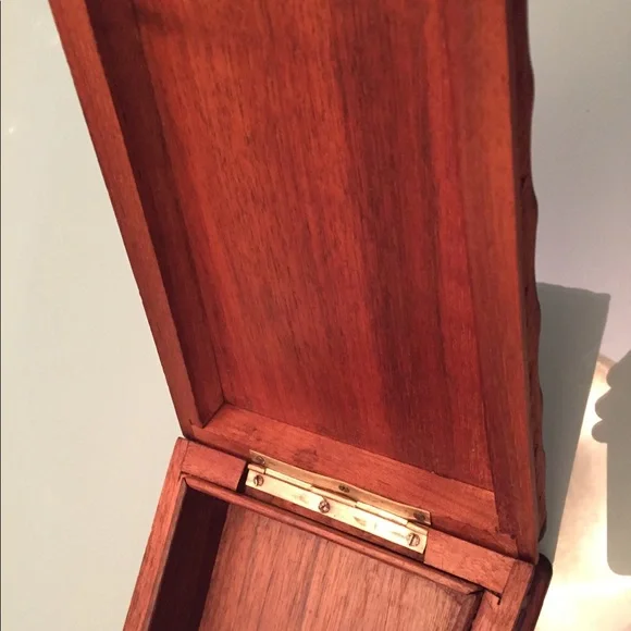 Unique heritage Hand carved solid walnut wood Chinar leaf Tie box Kashmir 14.5"